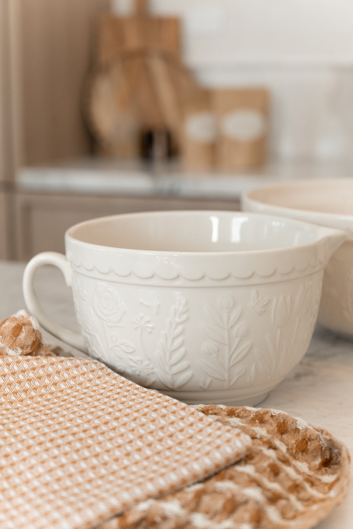 In The Meadow Cream Batter Bowl – by Mason Cash